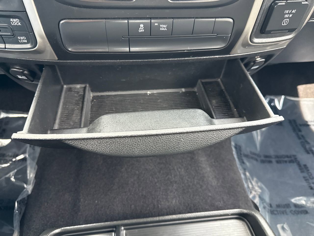 Used 2019 RAM 1500 Classic SLT w/ Luxury Group image 30