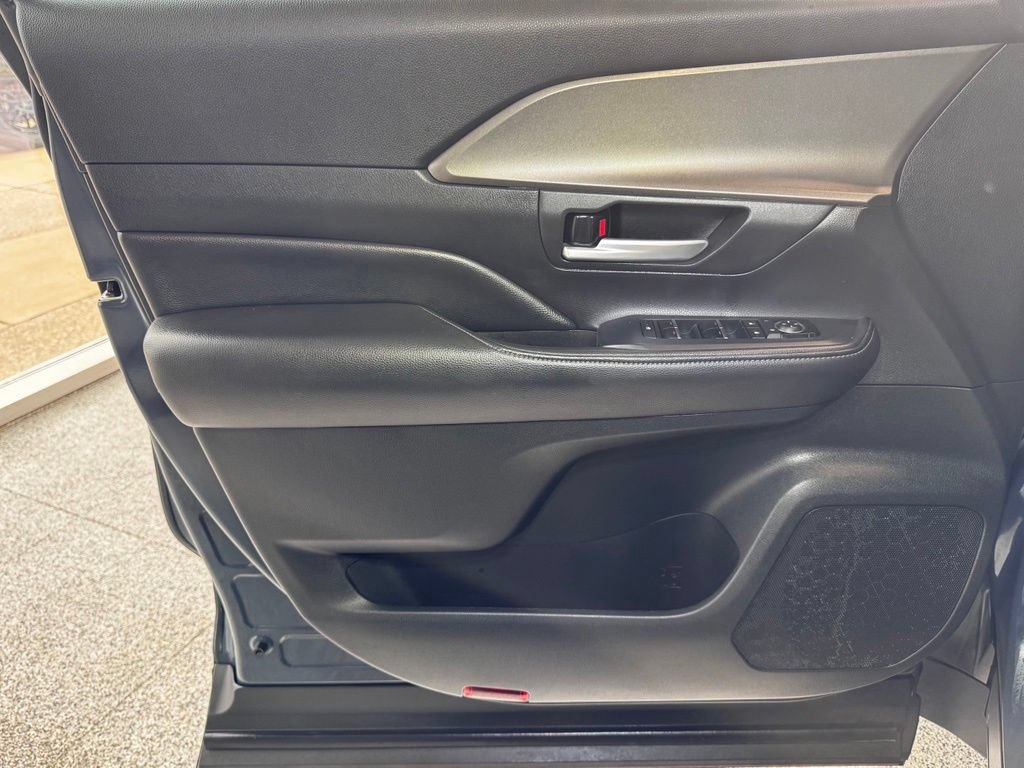 Certified 2024 Toyota Grand Highlander AWD Hybrid image 25