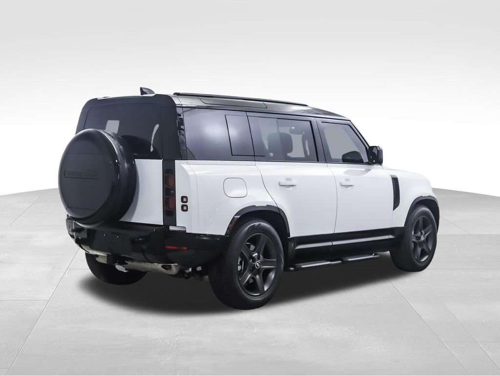 Used 2025 Land Rover Defender 110 X-Dynamic SE image 5
