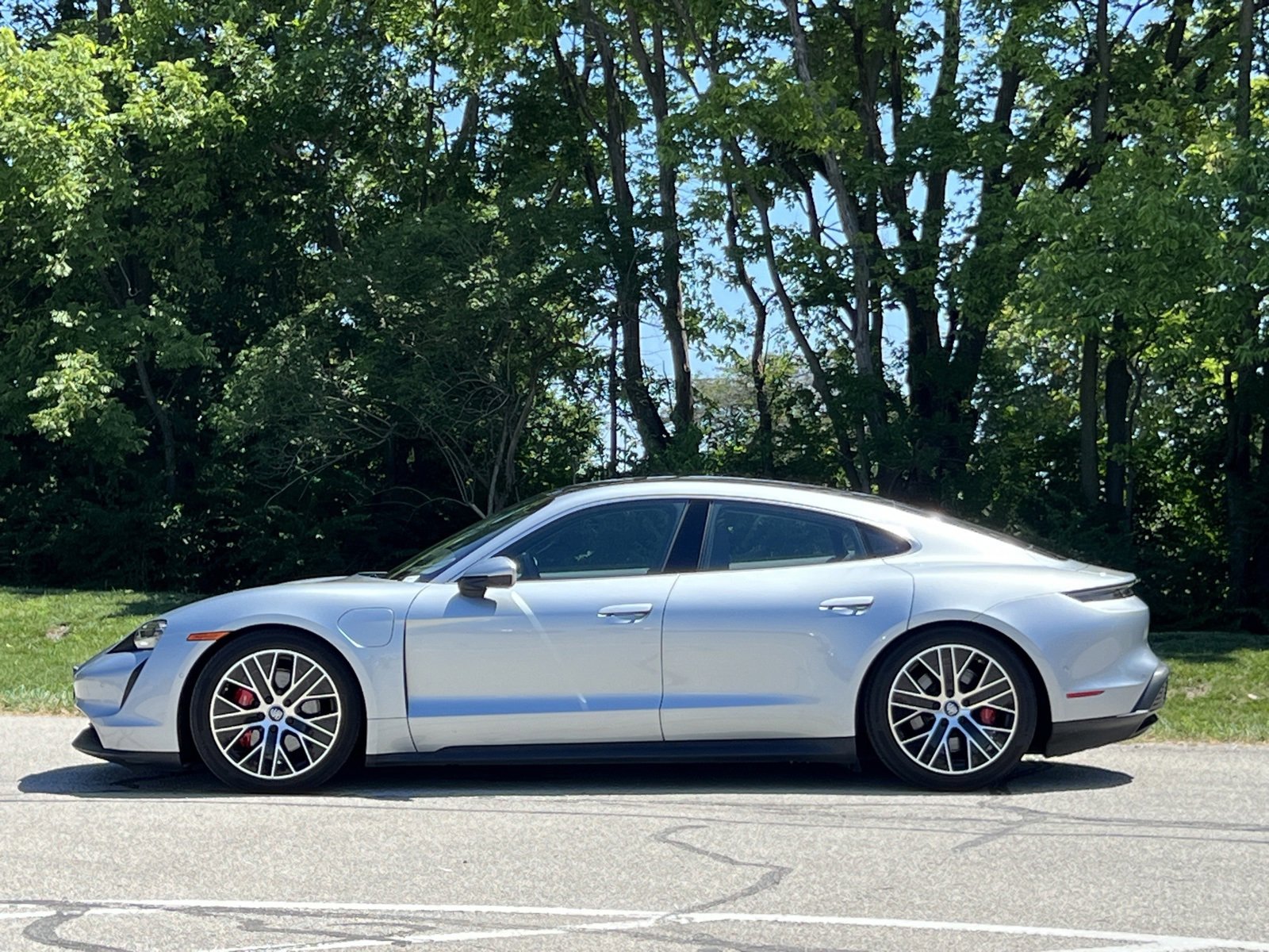 Certified 2022 Porsche Taycan 4S image 2