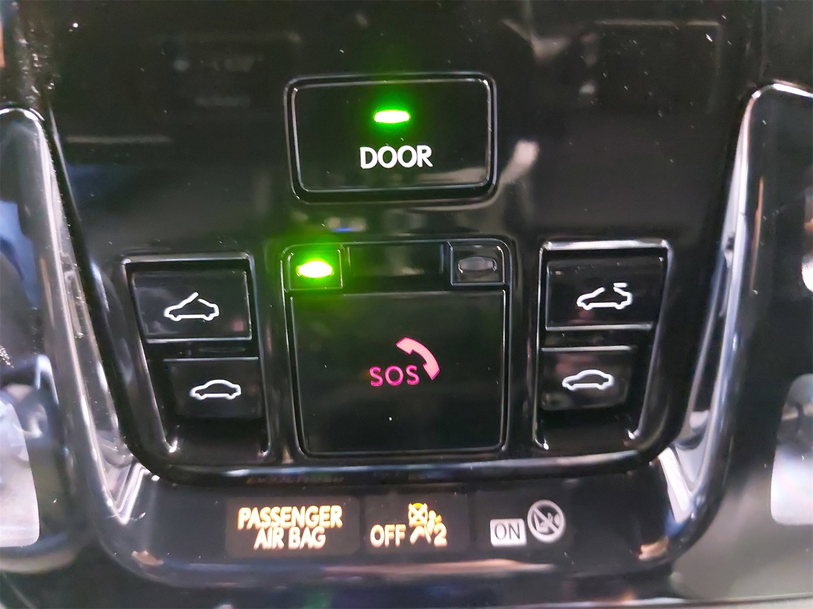 Used 2025 Lexus NX 350h AWD w/ Premium Package image 34