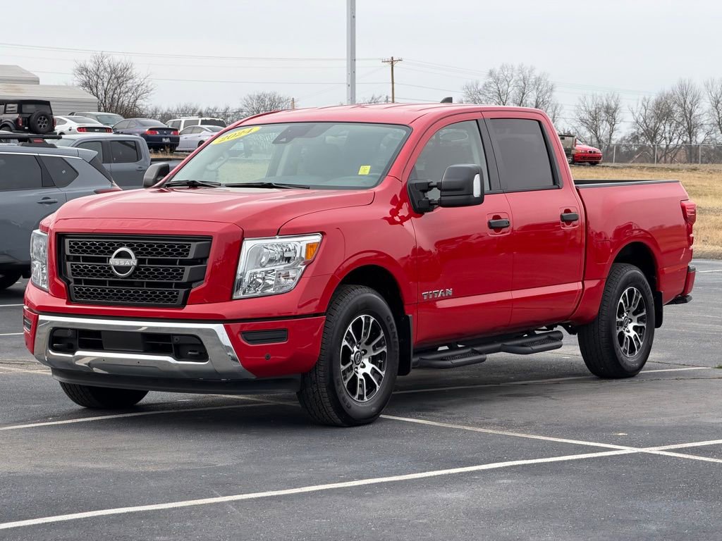 Used 2024 Nissan Titan SV w/ SV Convenience Package image 8