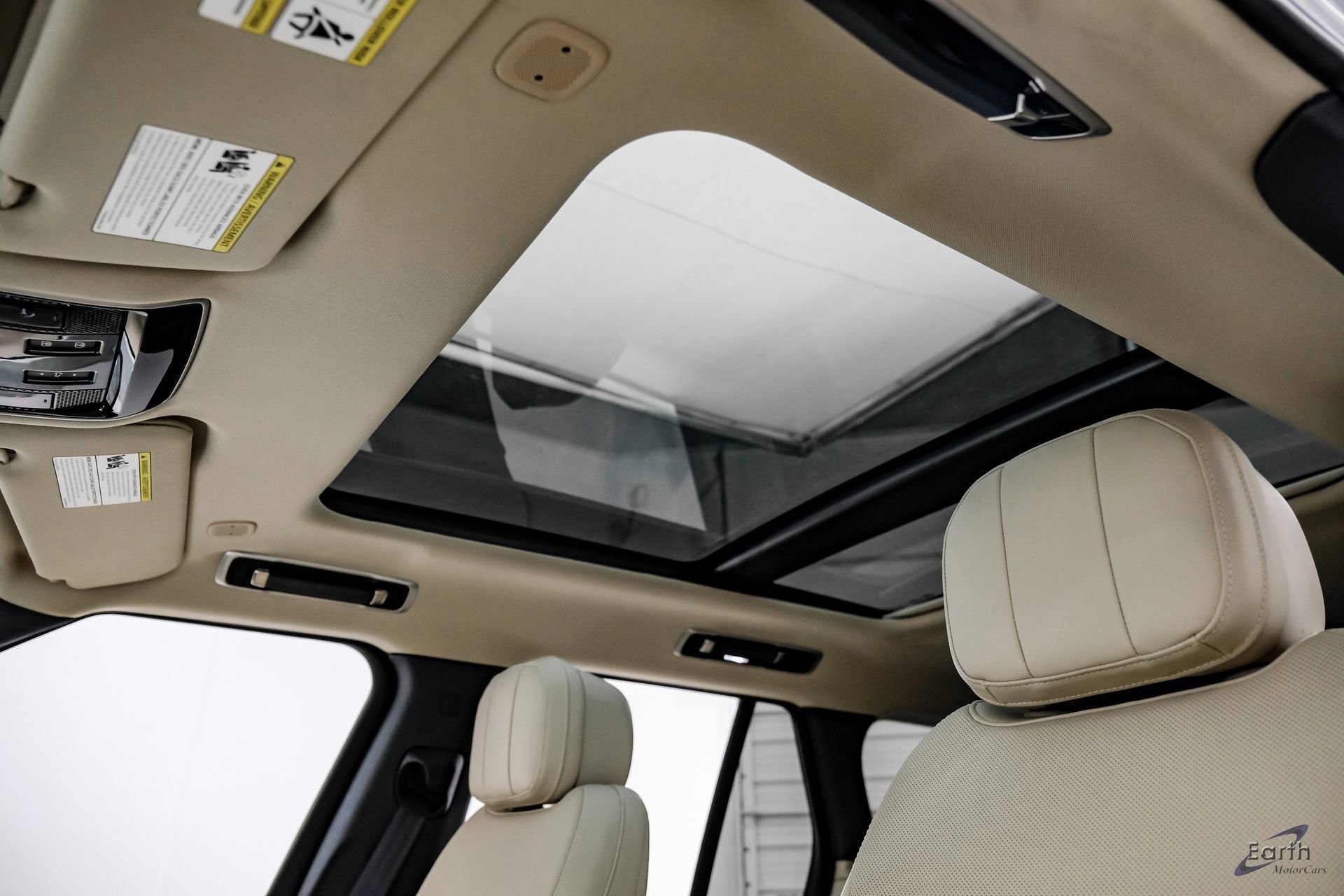 Used 2023 Land Rover Range Rover SE image 37