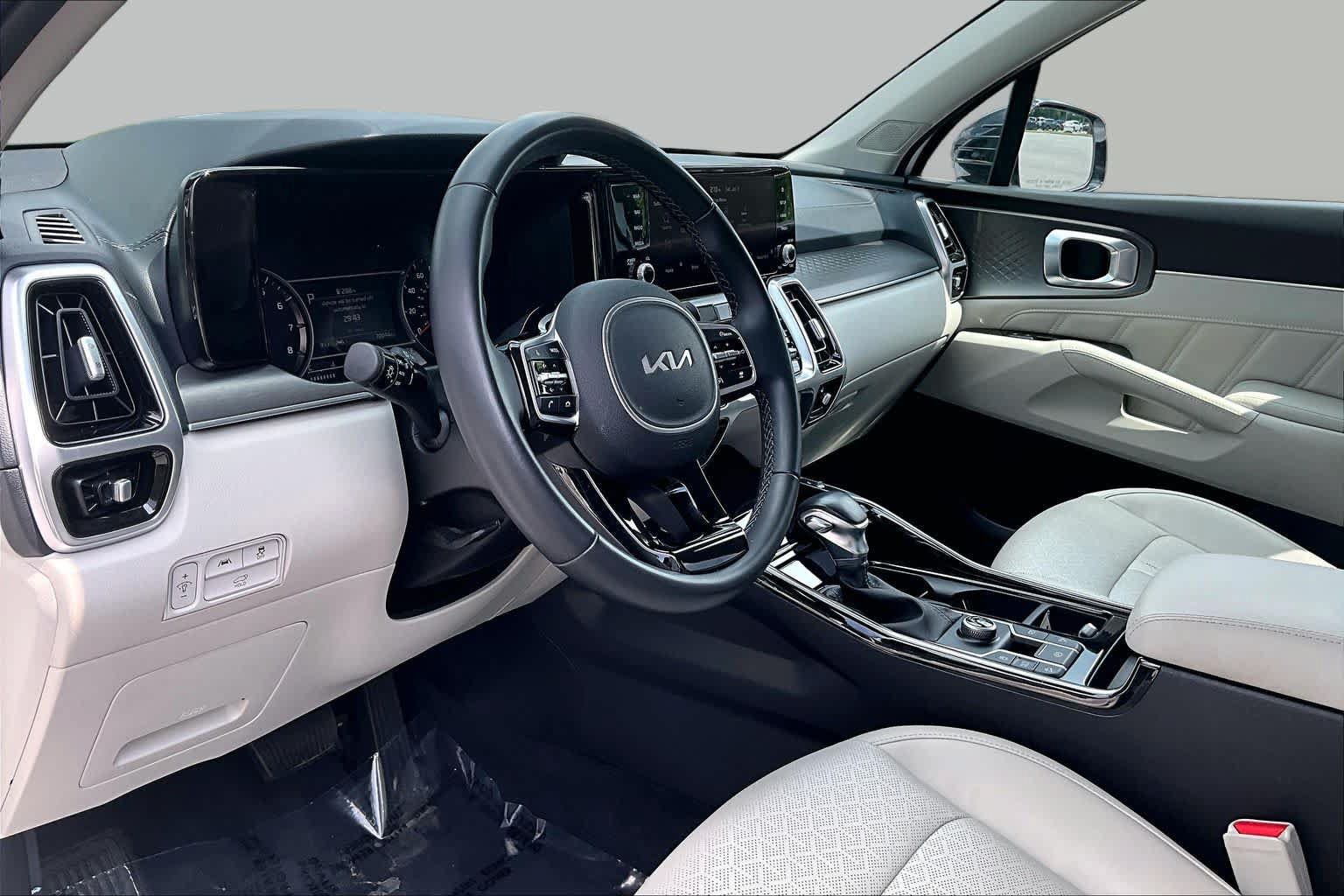 Used 2022 Kia Sorento SX FWD image 17