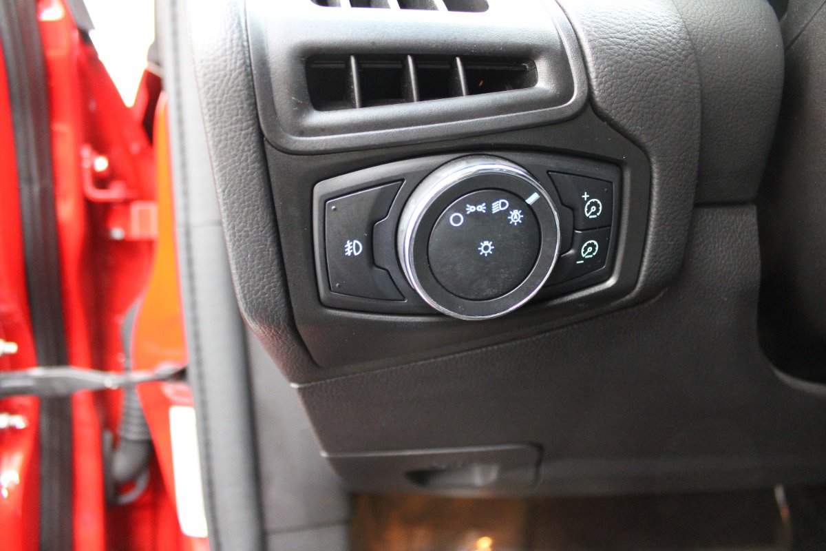 Used 2012 Ford Focus SE FWD image 13