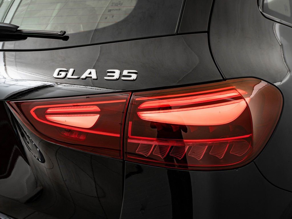 New 2026 Mercedes-Benz GLA 35 AMG 4MATIC image 17