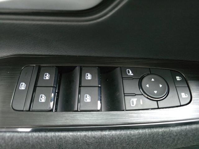 New 2026 Nissan Kicks SV image 28