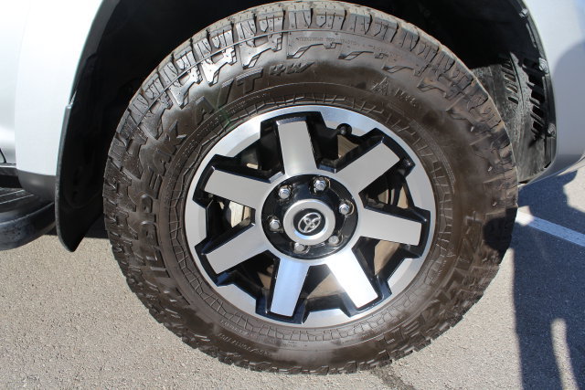 Certified 2024 Toyota 4Runner TRD Off-Road Premium w/ Moonroof Package AWD/4WD image 11