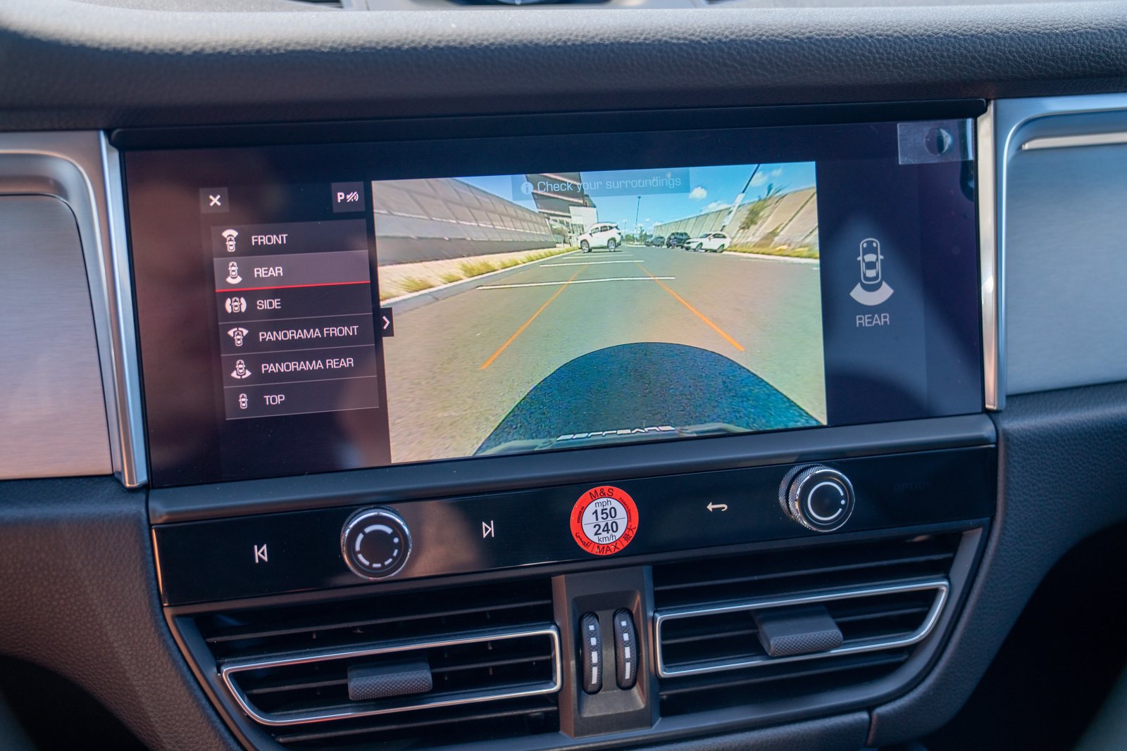 Certified 2026 Porsche Macan AWD/4WD image 19
