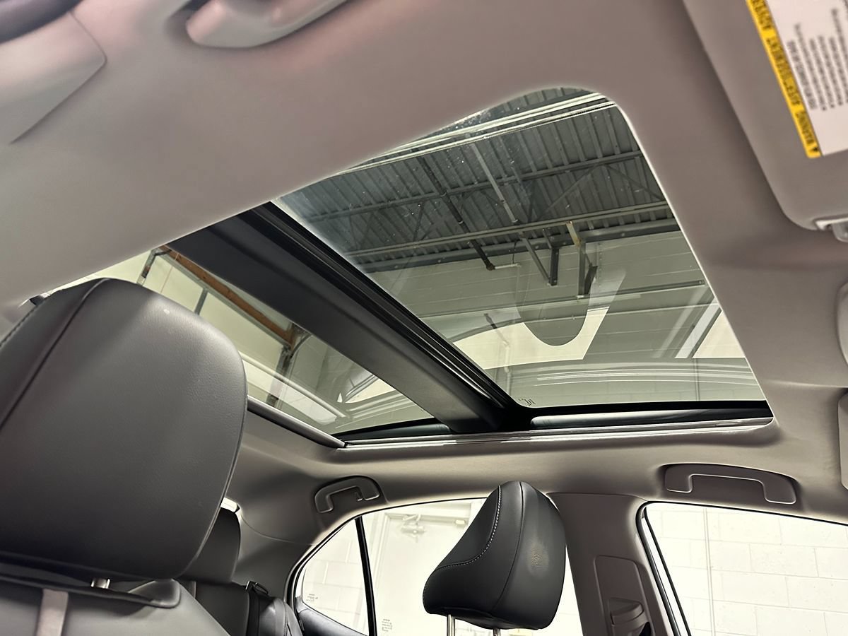 Used 2022 Toyota Camry XSE w/ Carpet Mat Package (TMS) FWD image 13
