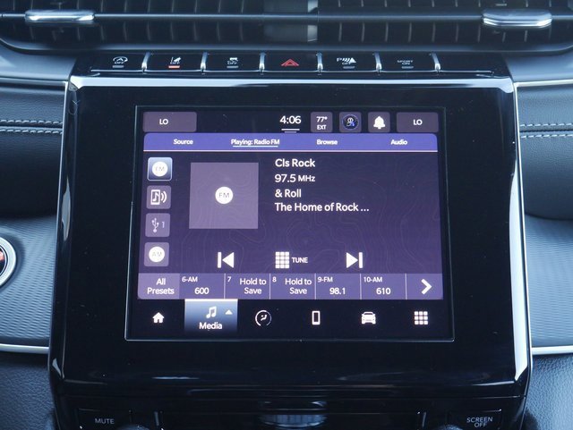 New 2025 Jeep Grand Cherokee Laredo image 18