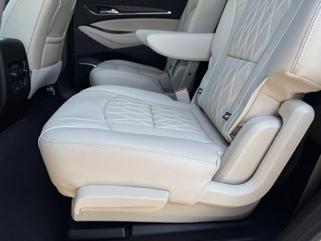 Used 2022 Buick Enclave Avenir w/ Avenir Technology Package AWD/4WD image 8