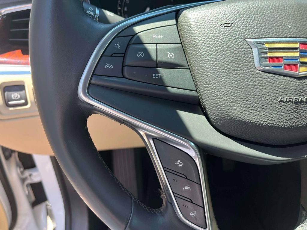 Used 2017 Cadillac XT5 Premium Luxury FWD image 30