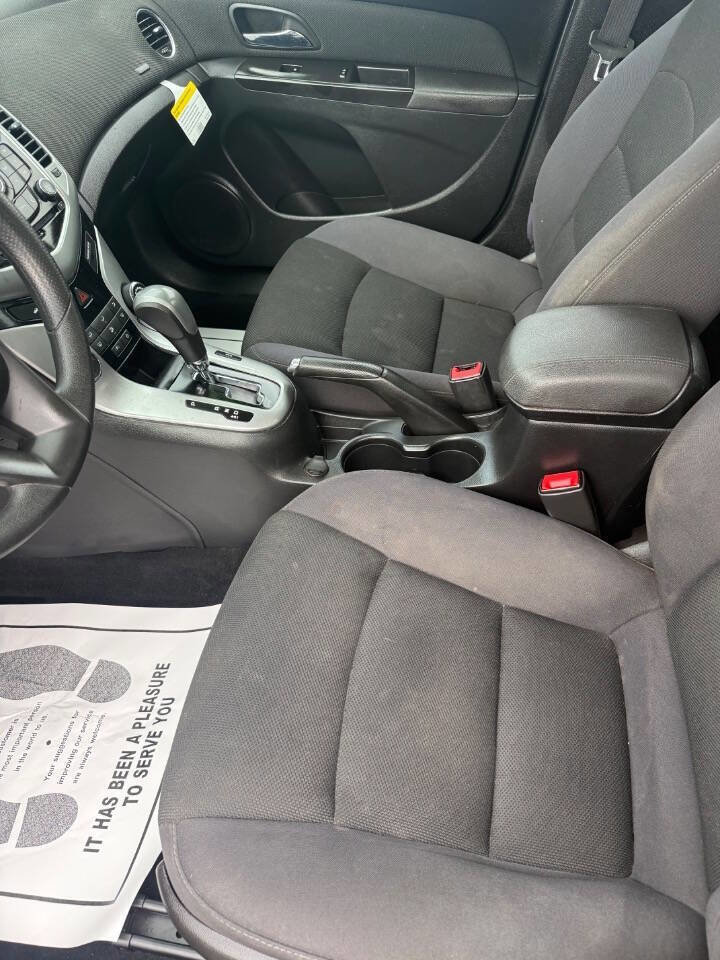 Used 2015 Chevrolet Cruze LT w/ RS Package FWD image 7
