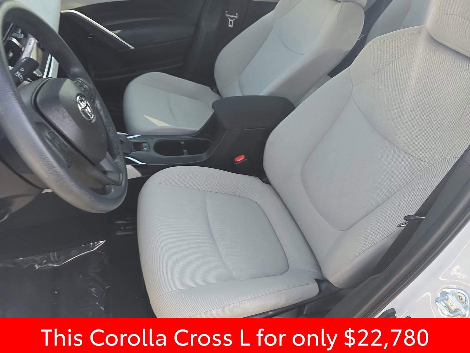 Used 2024 Toyota Corolla Cross L image 20