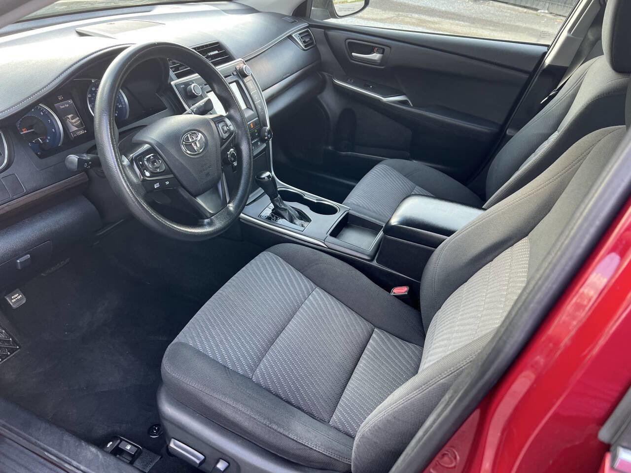 Used 2016 Toyota Camry LE FWD image 8