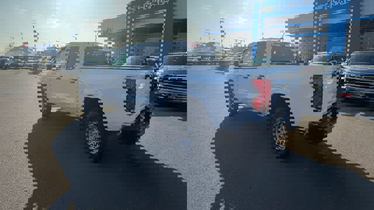 Used 2023 Chevrolet Colorado W/T image 5