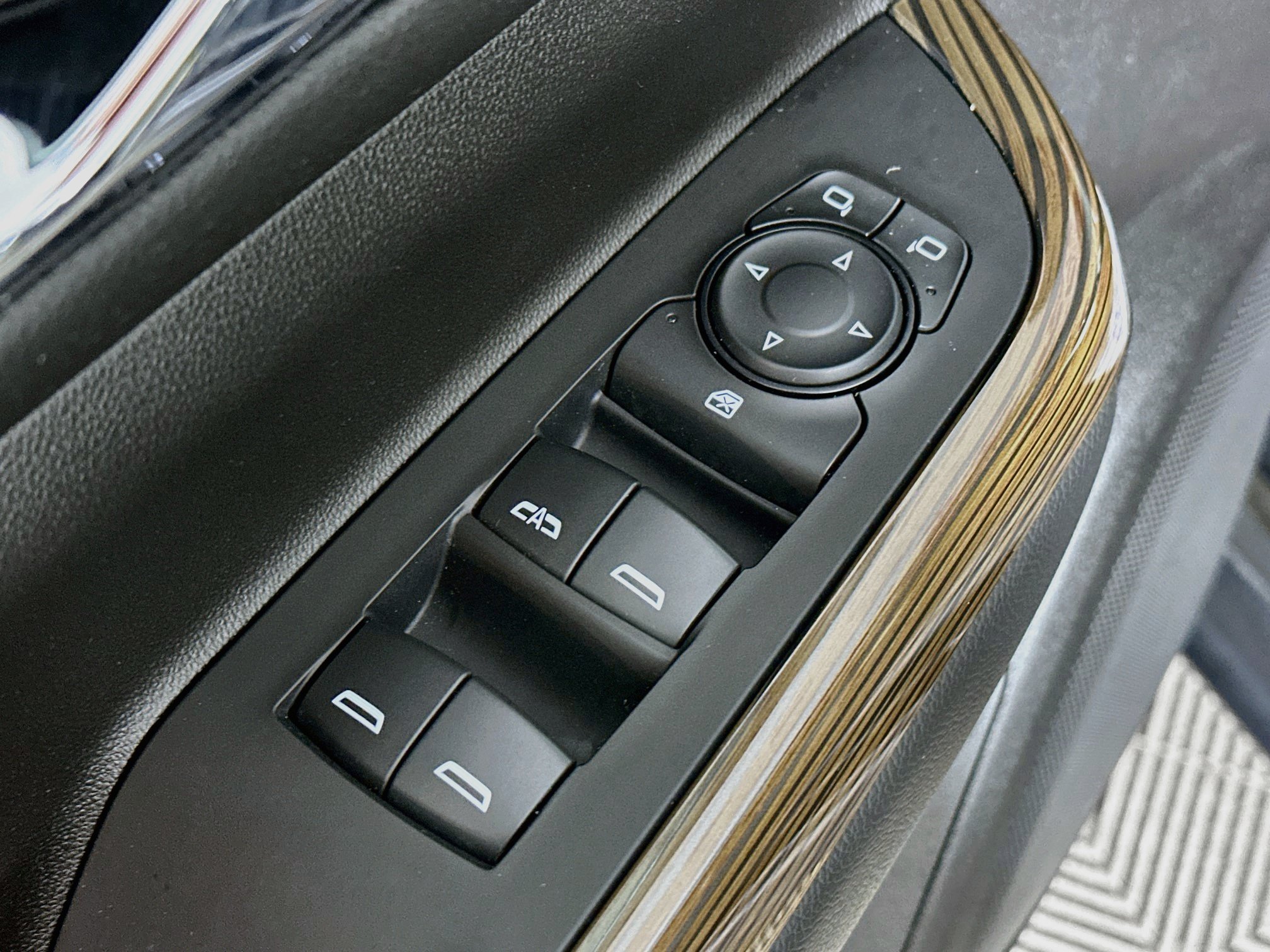 Used 2023 GMC Acadia SLE w/ Driver Convenience Package FWD image 16