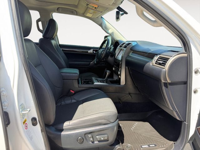 Used 2018 Lexus GX 460 w/ Preferred Accessory Package AWD/4WD image 15