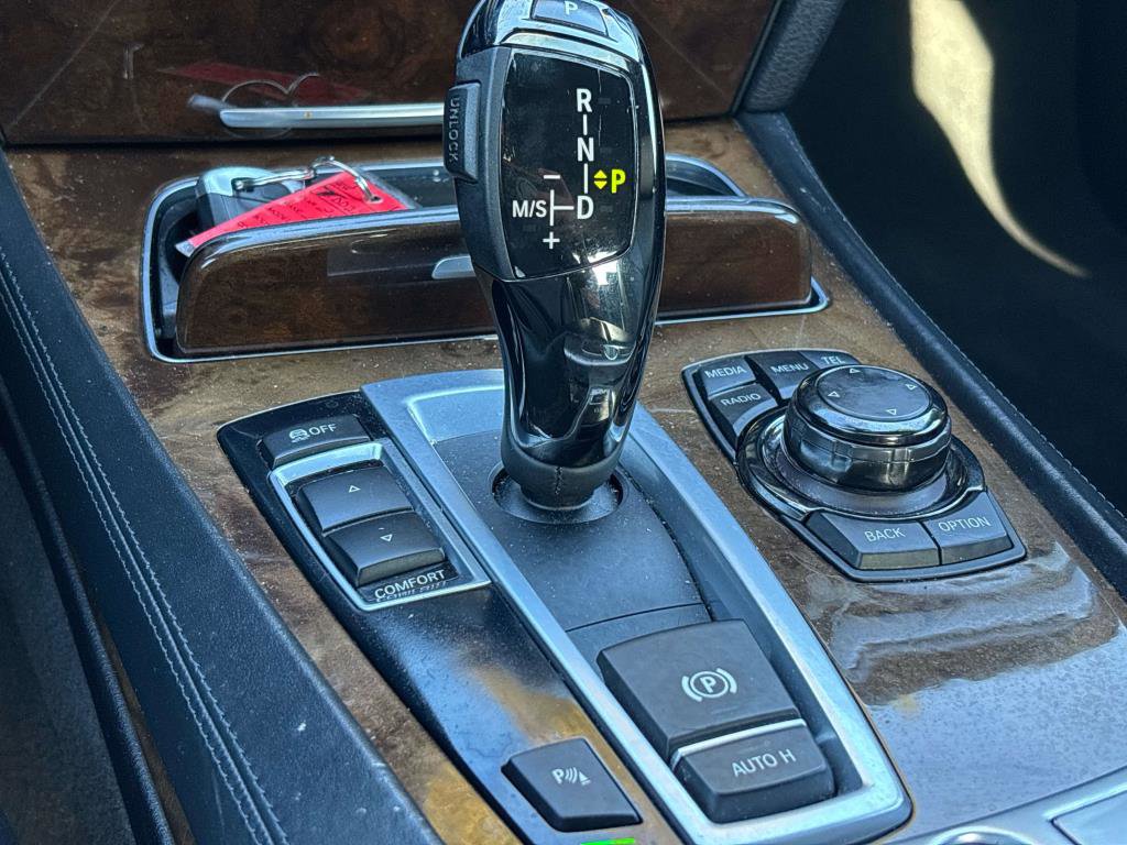 Used 2013 BMW 750i image 23