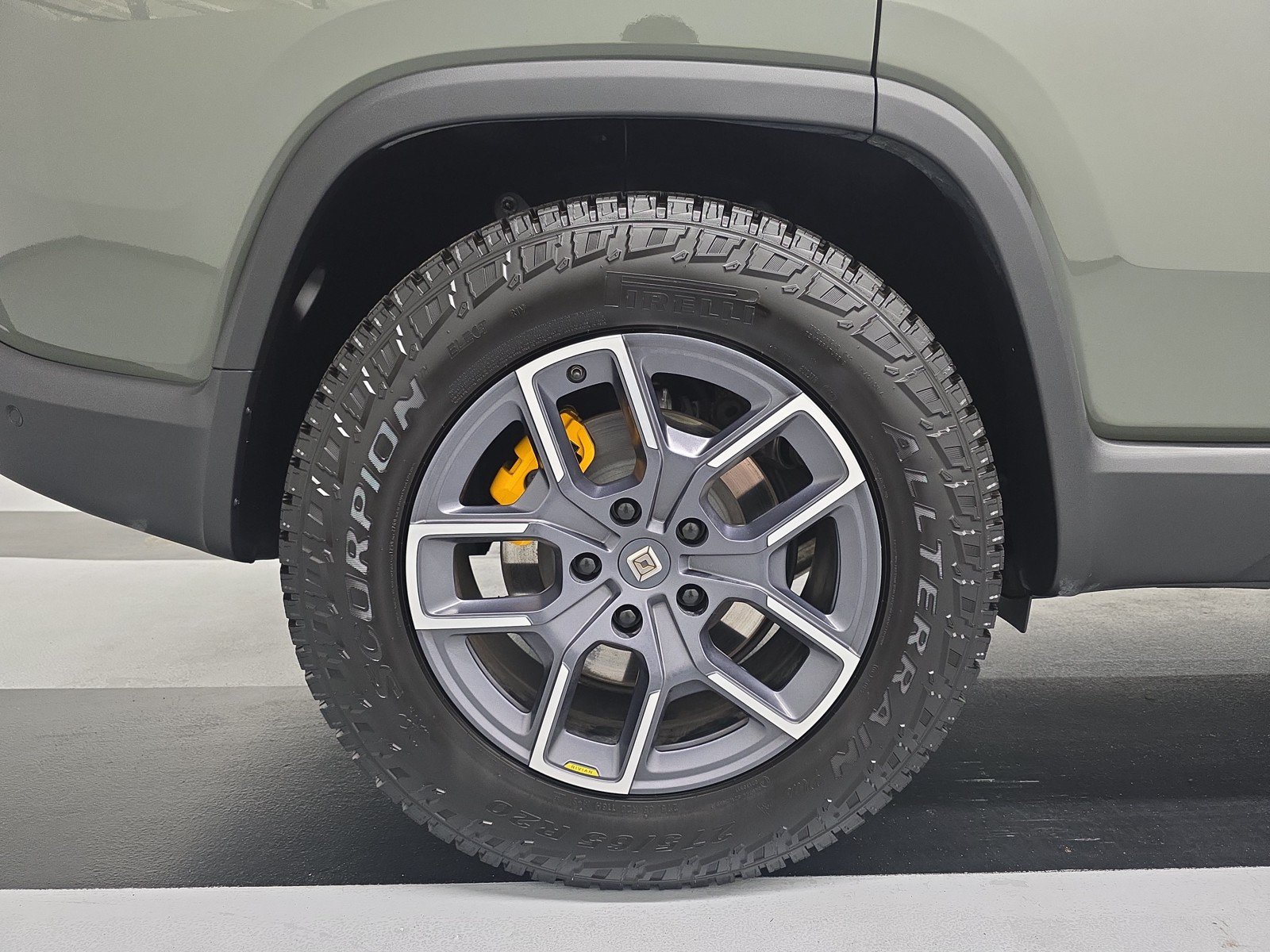 Used 2023 Rivian R1S Launch Edition AWD/4WD image 12