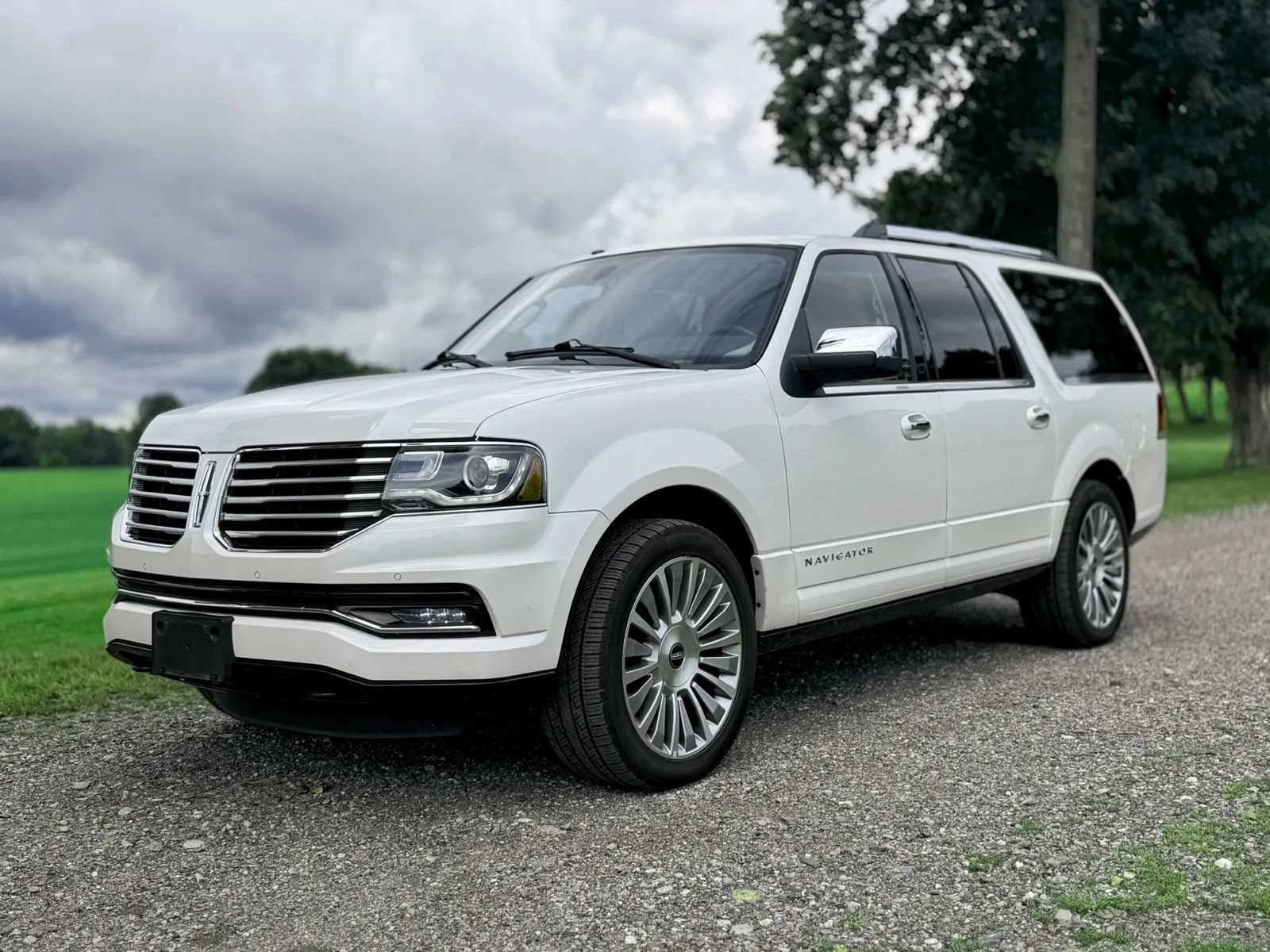 Used 2015 Lincoln Navigator L 4WD w/ Equipment Group 101A Reserve image 21