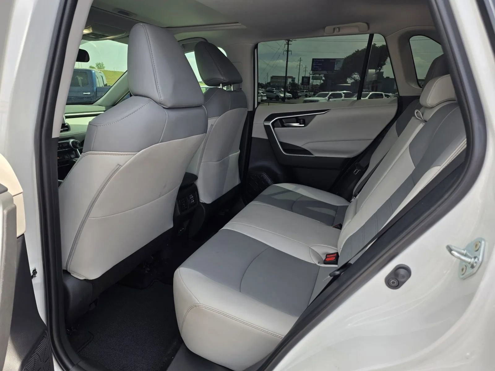 Used 2025 Toyota RAV4 XLE Premium w/ Weather Package image 13