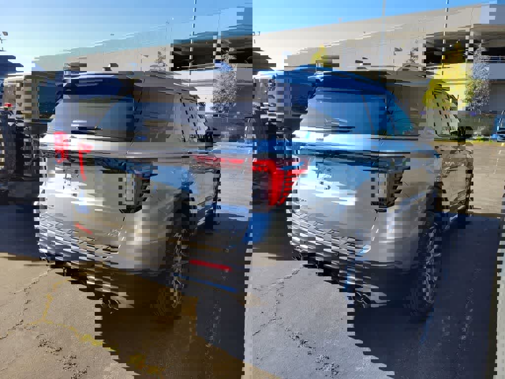 Used 2025 Ford Explorer Platinum w/ Ultimate Package image 8