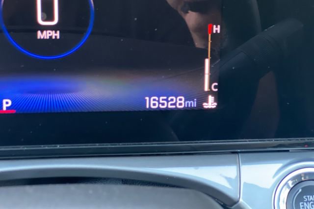 Used 2025 Chevrolet Trax LT w/ LT Convenience Package image 33