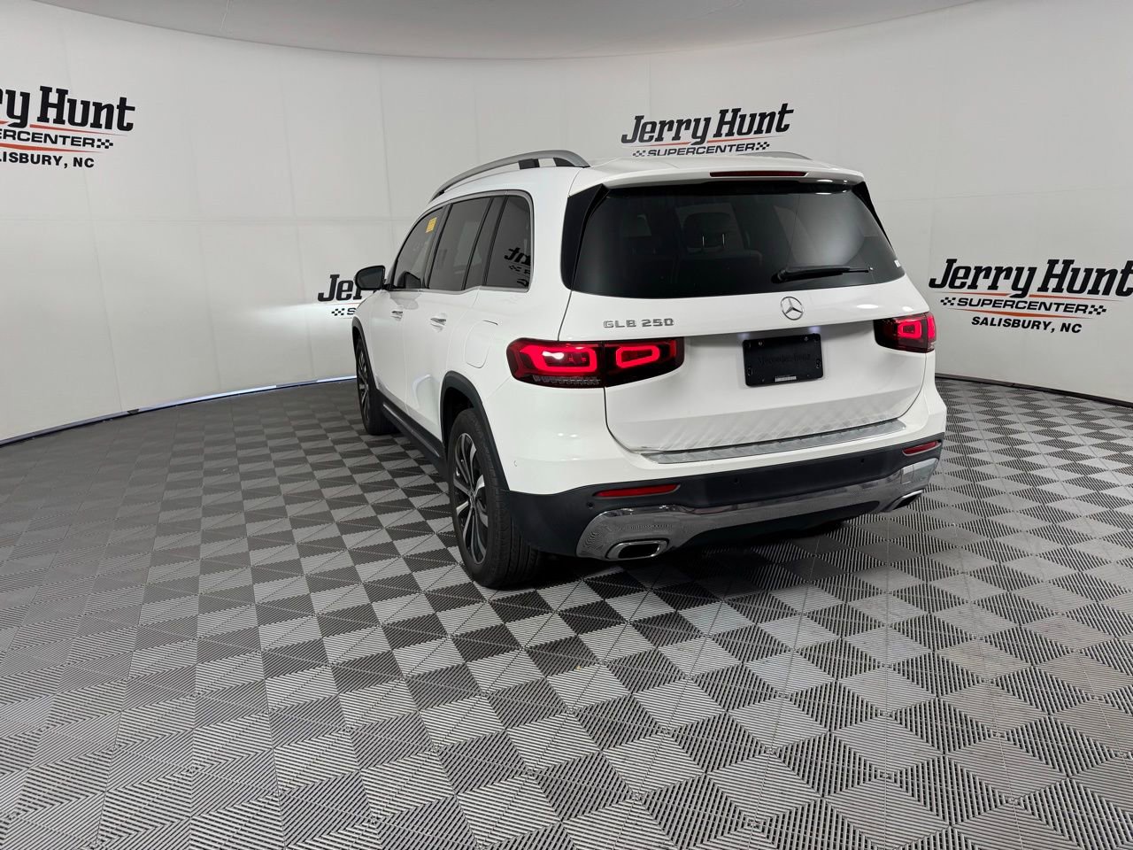 Used 2022 Mercedes-Benz GLB 250 image 11