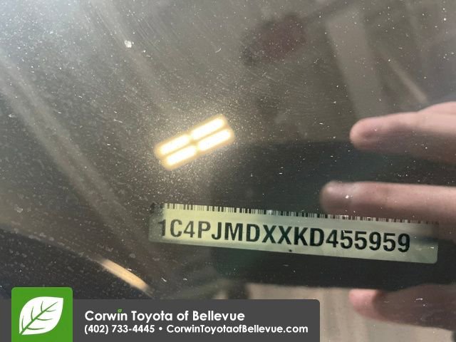 Used 2019 Jeep Cherokee Limited image 31