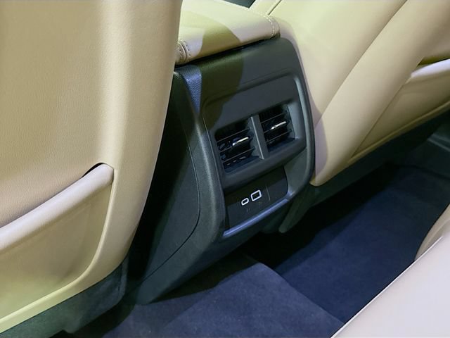Used 2024 Cadillac XT4 Luxury FWD image 25