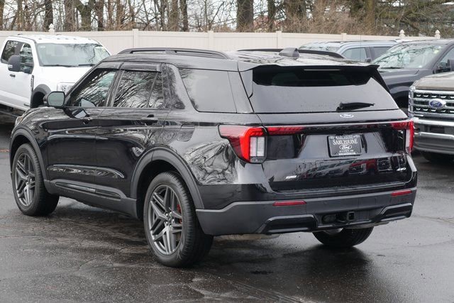 Used 2025 Ford Explorer ST-Line w/ Premium Package image 10