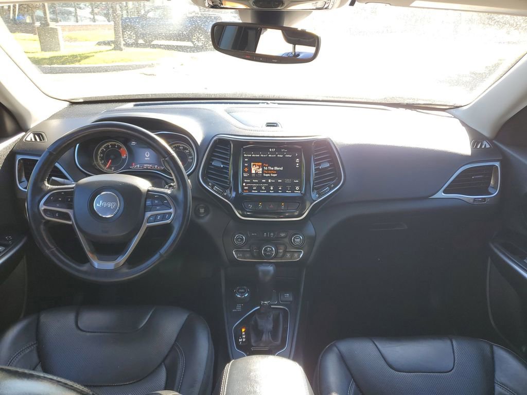 Used 2021 Jeep Cherokee Limited w/ Elite Package AWD/4WD image 23