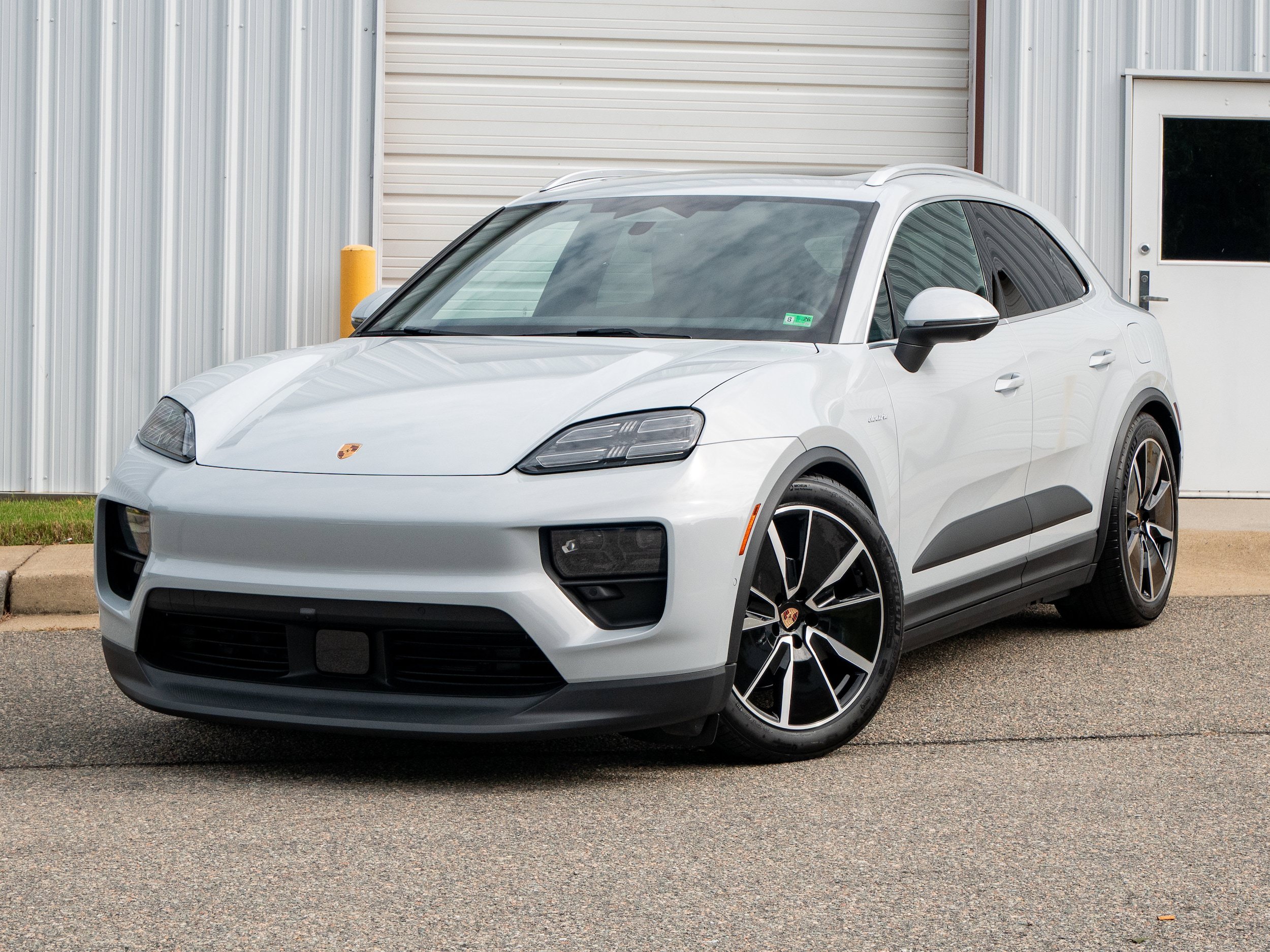 New 2025 Porsche Macan Electric RWD image 1