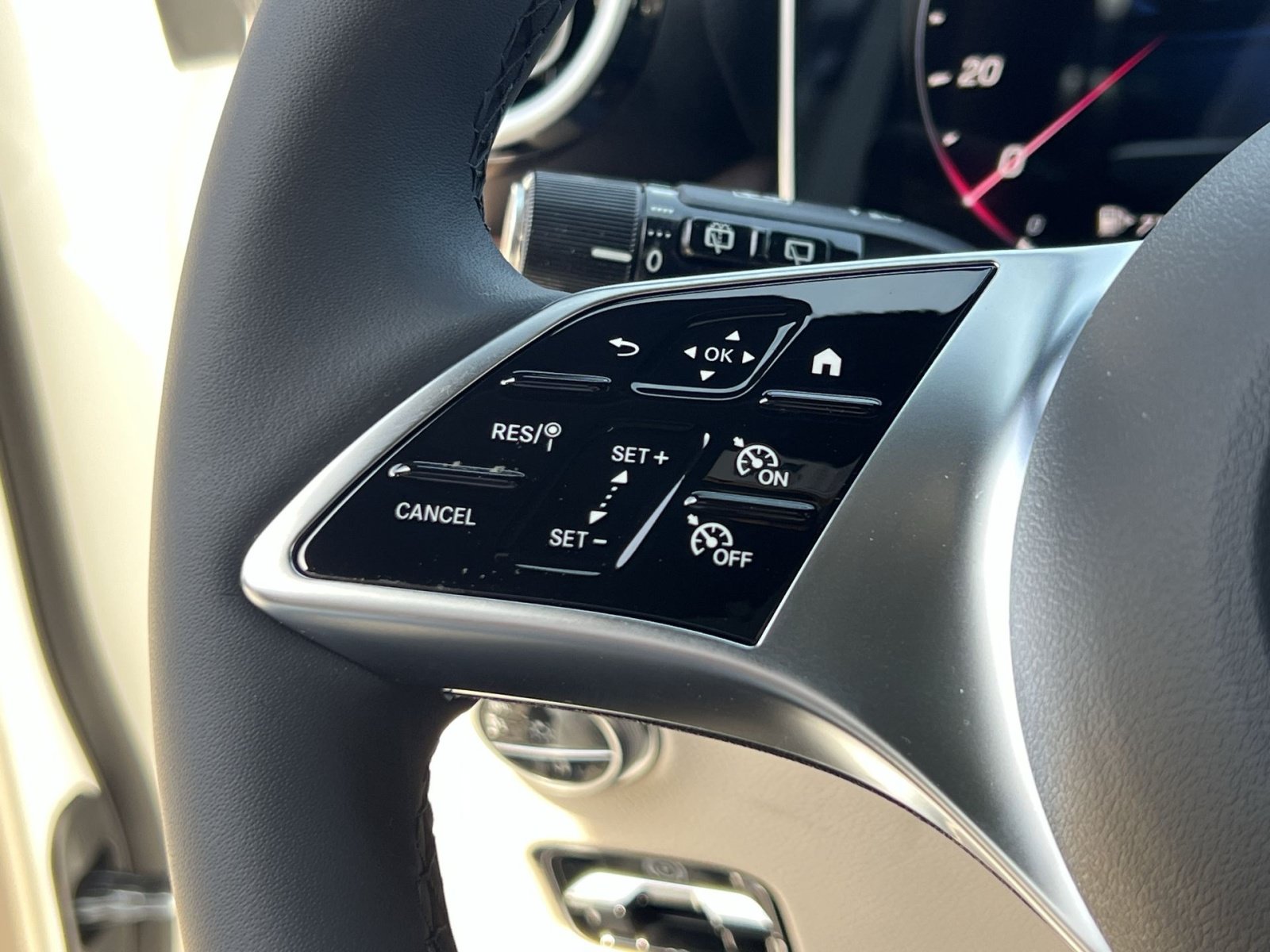 New 2026 Mercedes-Benz GLC 300 4MATIC image 29