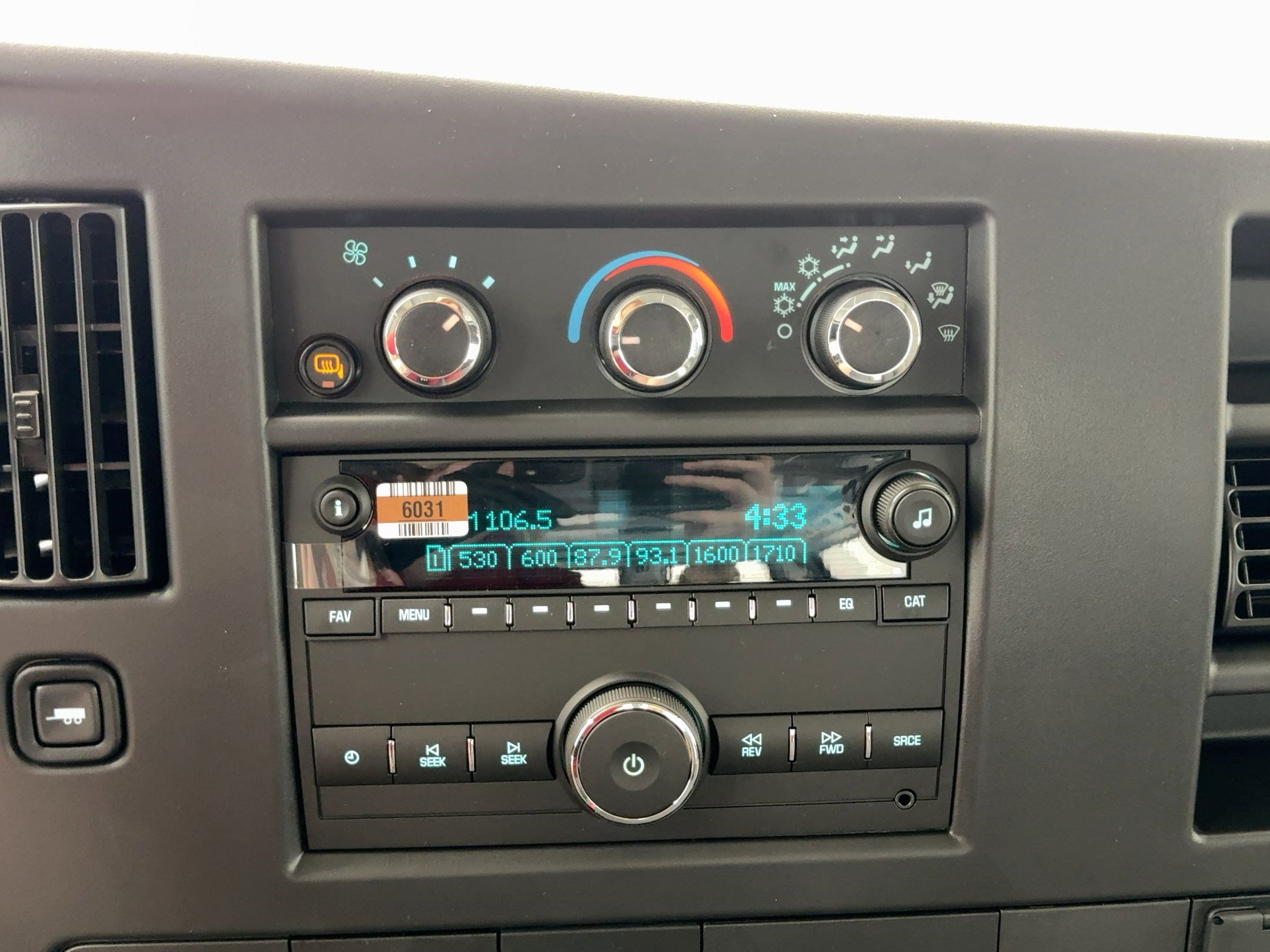 New 2025 Chevrolet Express 2500 Extended w/ Driver Convenience Package image 20