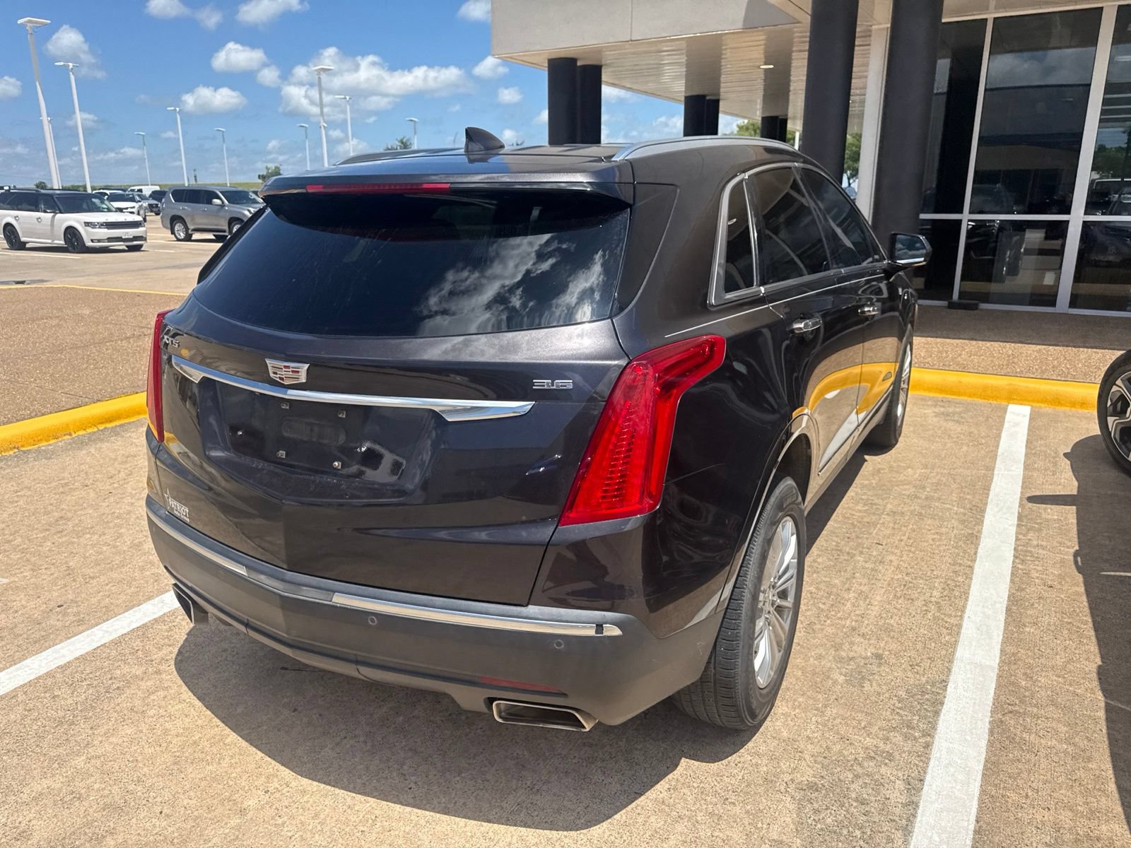 Used 2017 Cadillac XT5 FWD w/ LPO, Wheel Lock Package image 7