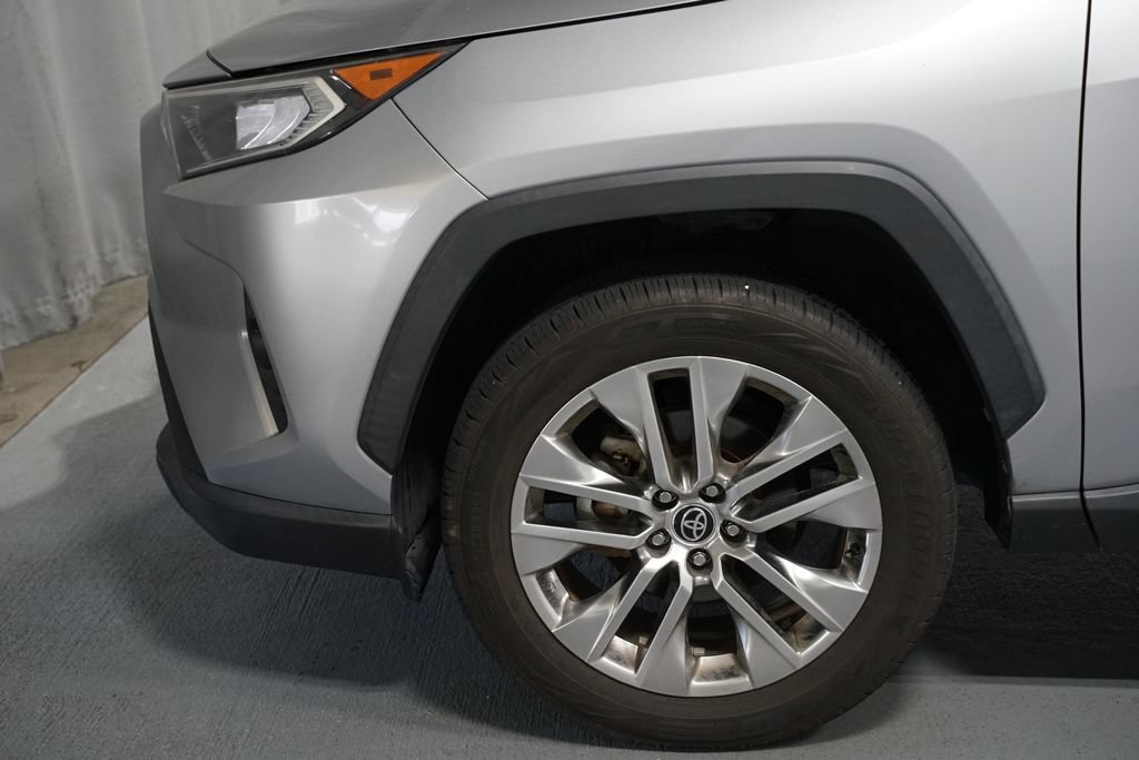 Used 2021 Toyota RAV4 XLE Premium FWD image 5