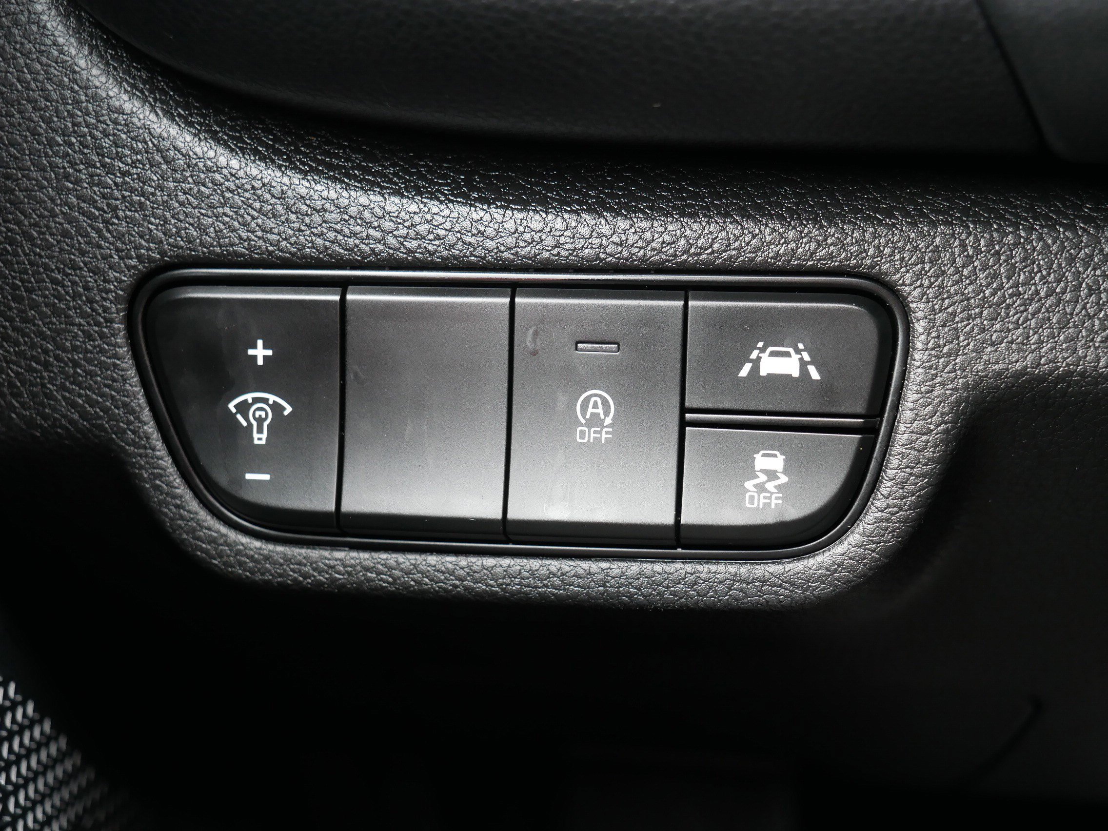 Certified 2023 Kia Seltos SX w/ SX Sunroof Package image 26