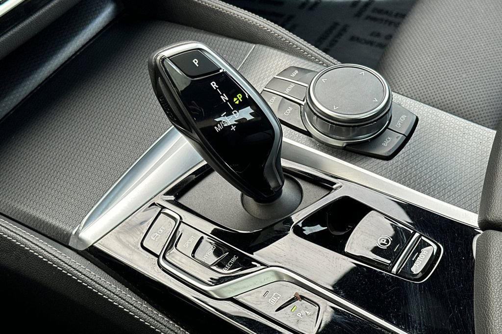 Used 2023 BMW 530e 530e iPerformance w/ M Sport Package image 23