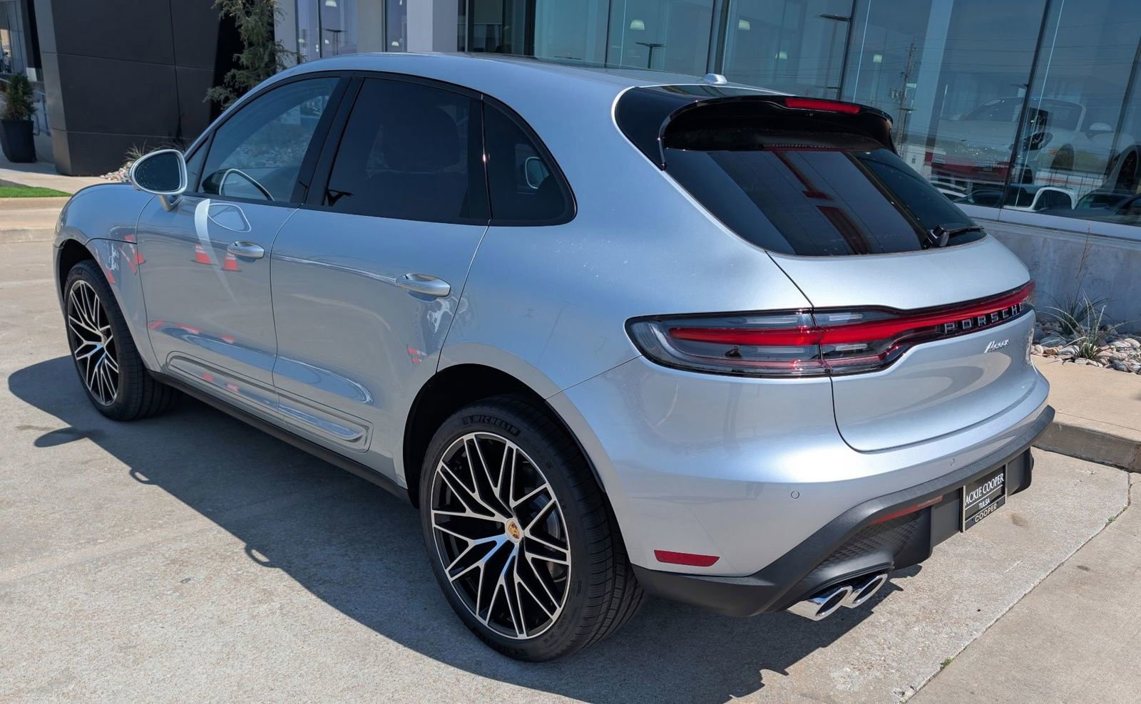 New 2026 Porsche Macan image 3