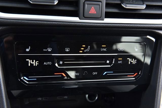 New 2026 Volkswagen Taos SE image 14