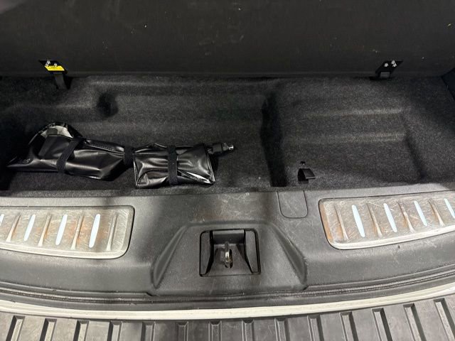 Used 2021 Nissan Armada Platinum w/ Captain's Chairs Package image 18