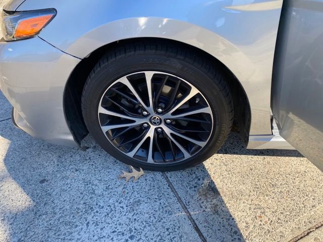Used 2020 Toyota Camry SE image 28