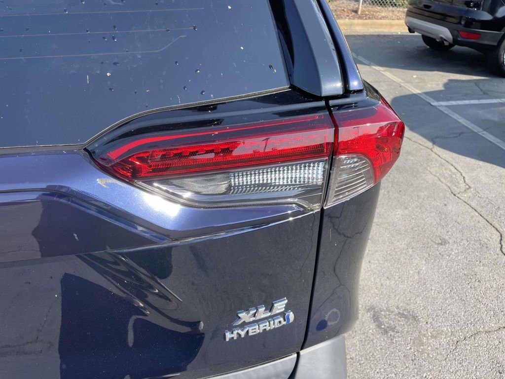 Used 2021 Toyota RAV4 XLE Premium image 25
