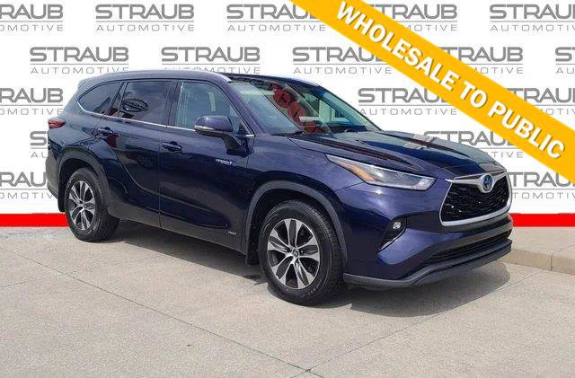 Used 2021 Toyota Highlander XLE