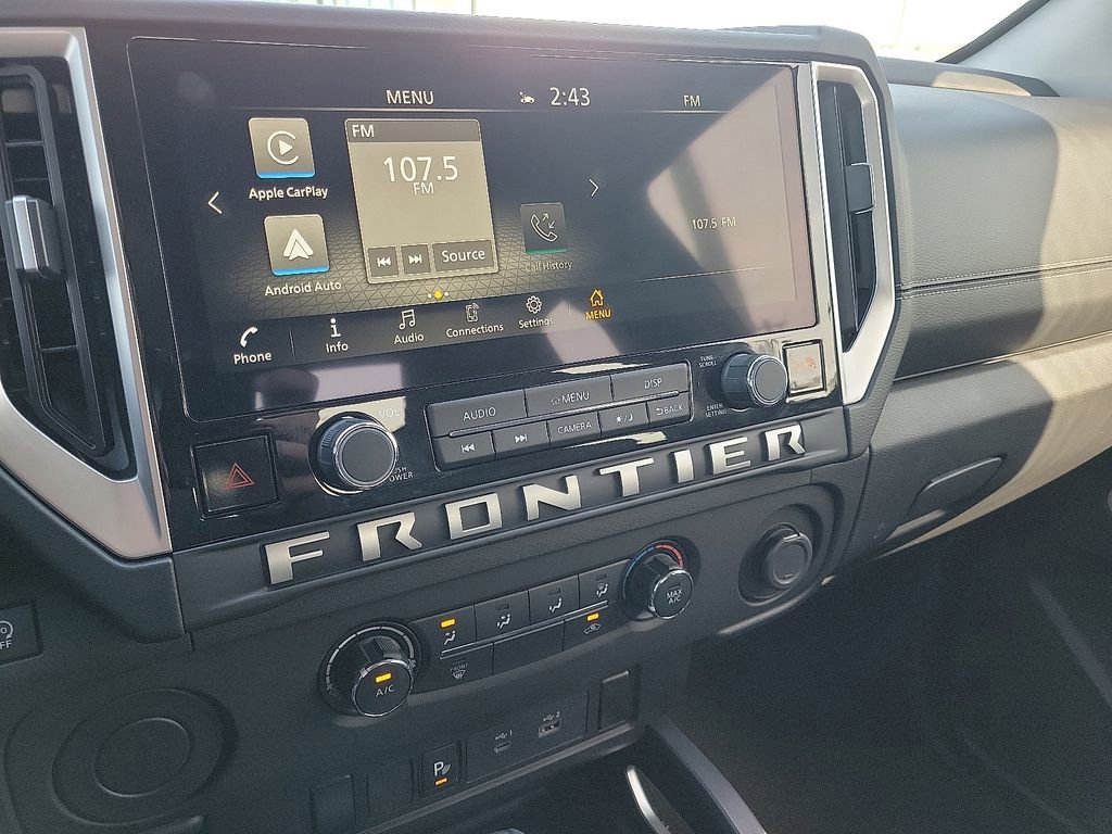 Used 2025 Nissan Frontier SV image 12