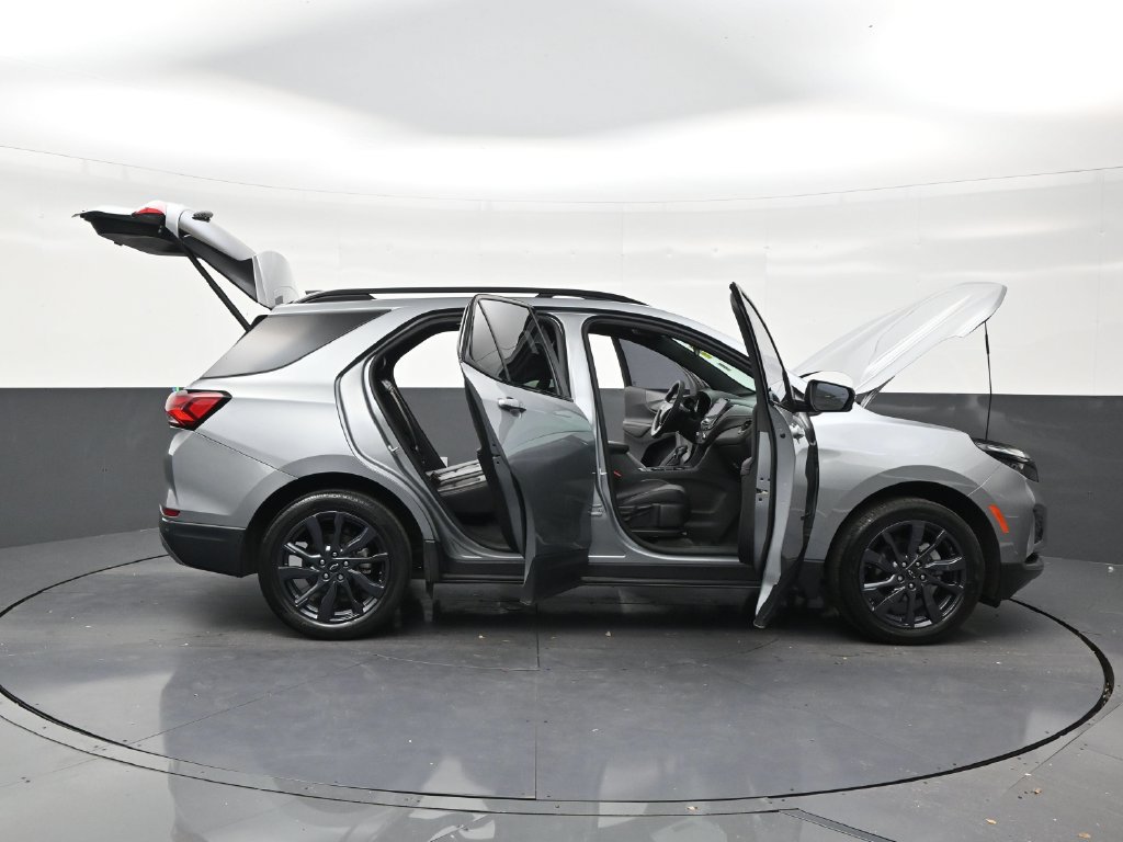 Used 2024 Chevrolet Equinox RS w/ RS Leather Package FWD image 29
