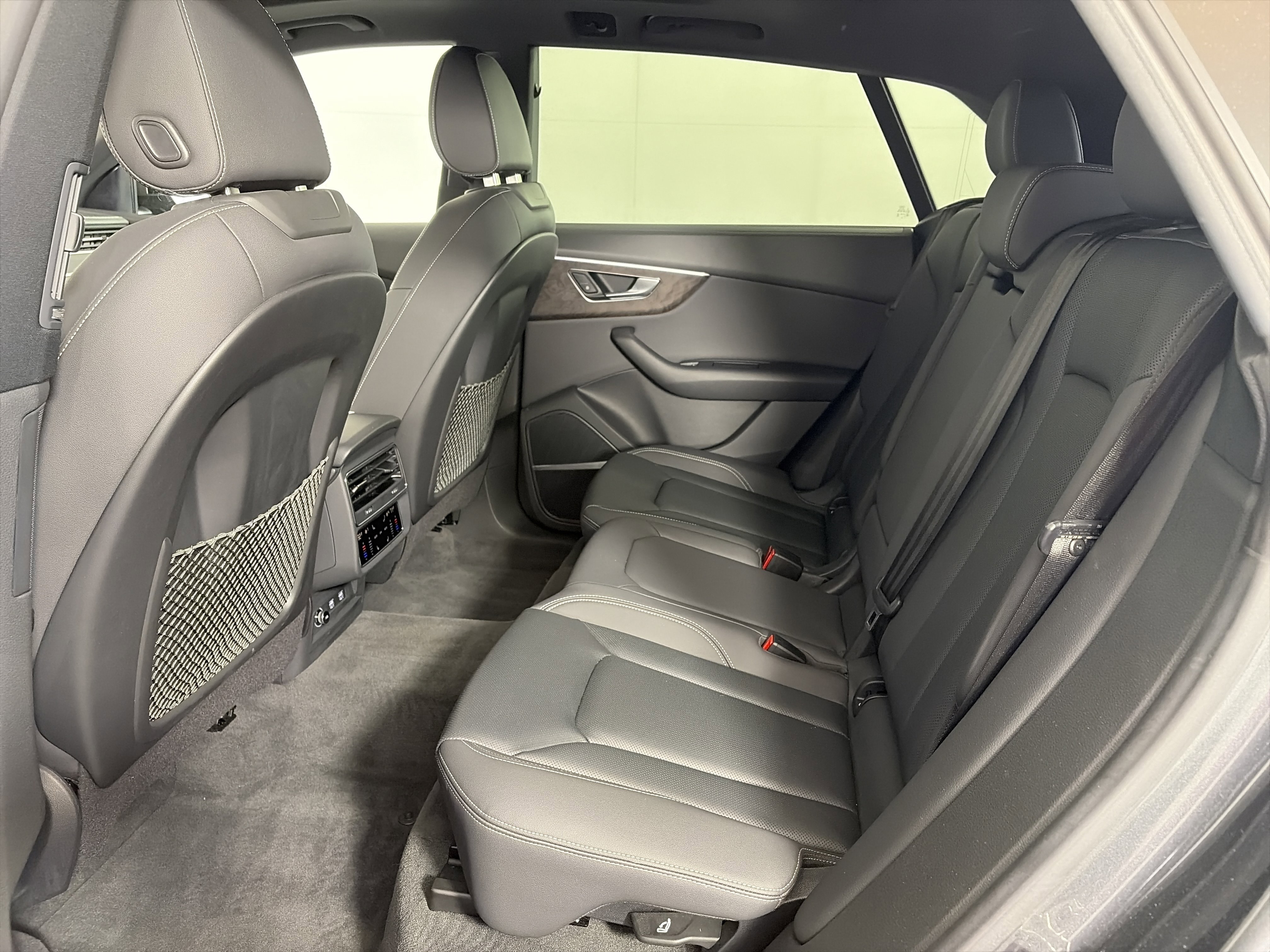 Used 2019 Audi Q8 Prestige AWD/4WD image 7